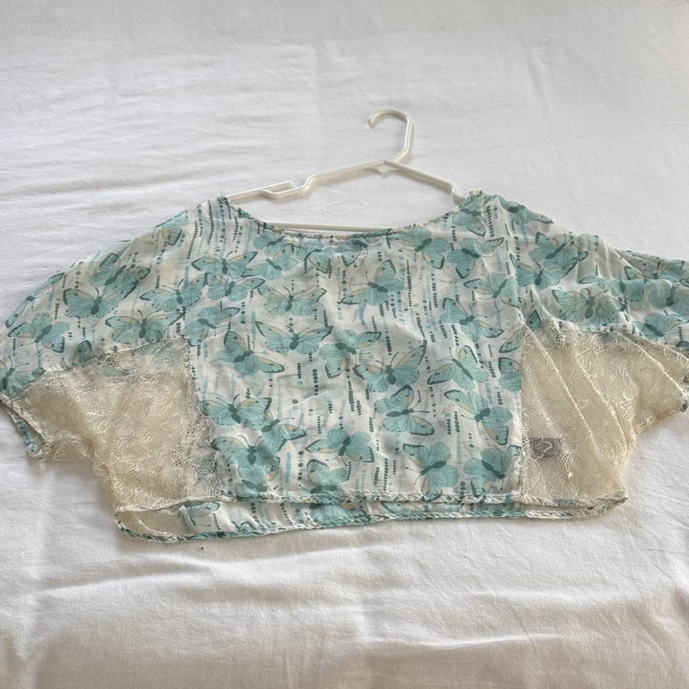 Forever 21 Blue Floral Lace Crop Top - Picture 1 of 1